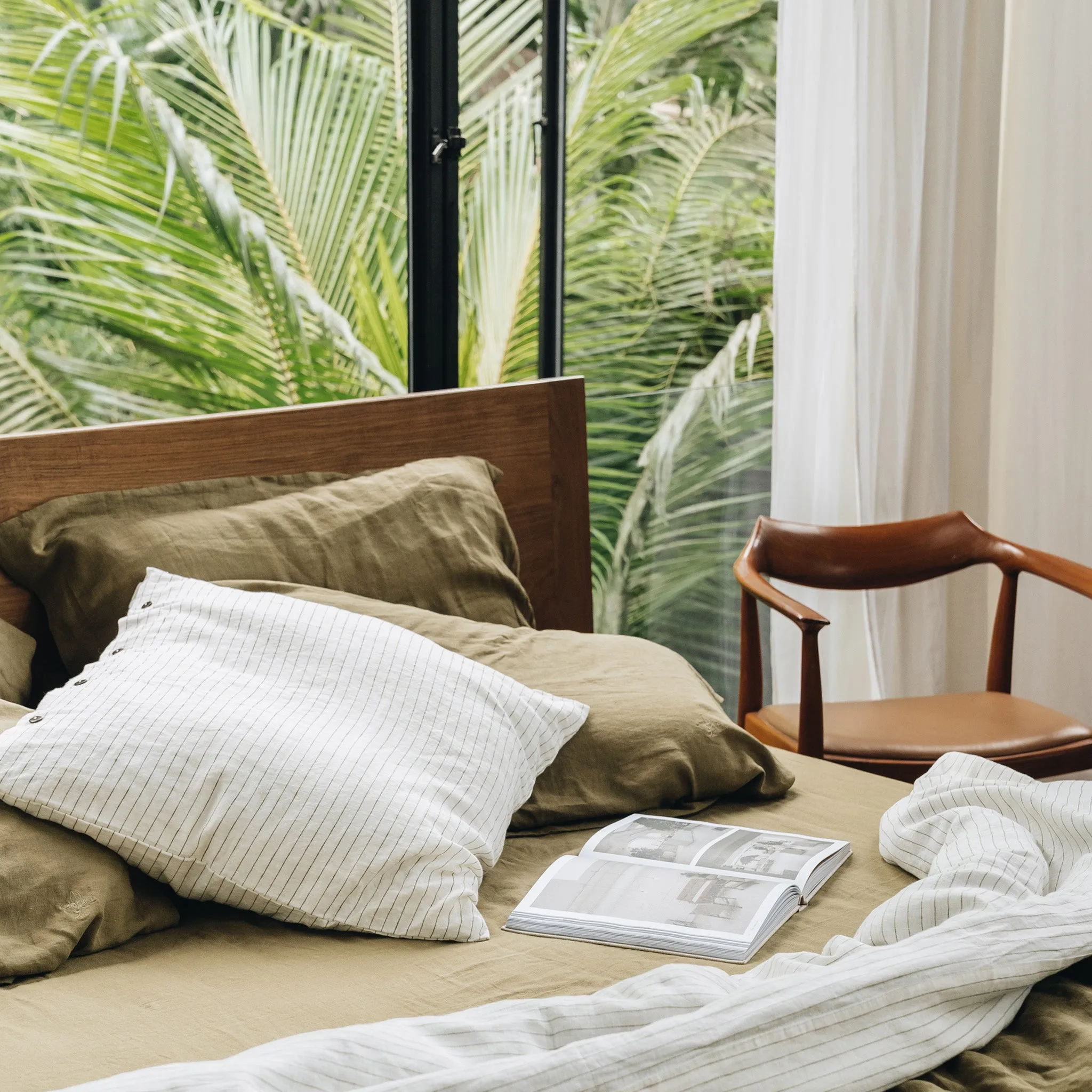 Heveya® Linen Throw Pillow Bundle