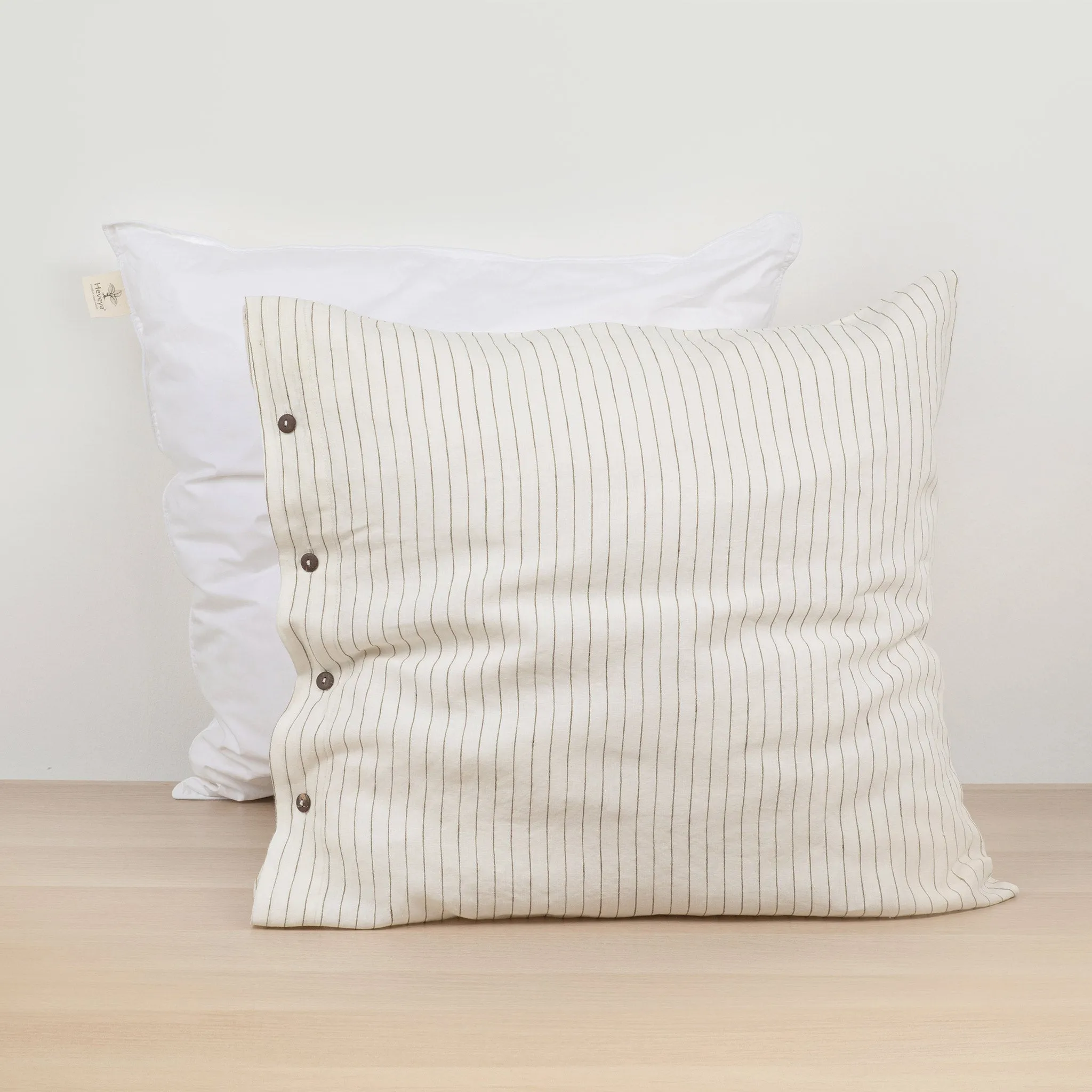Heveya® Linen Throw Pillow Bundle