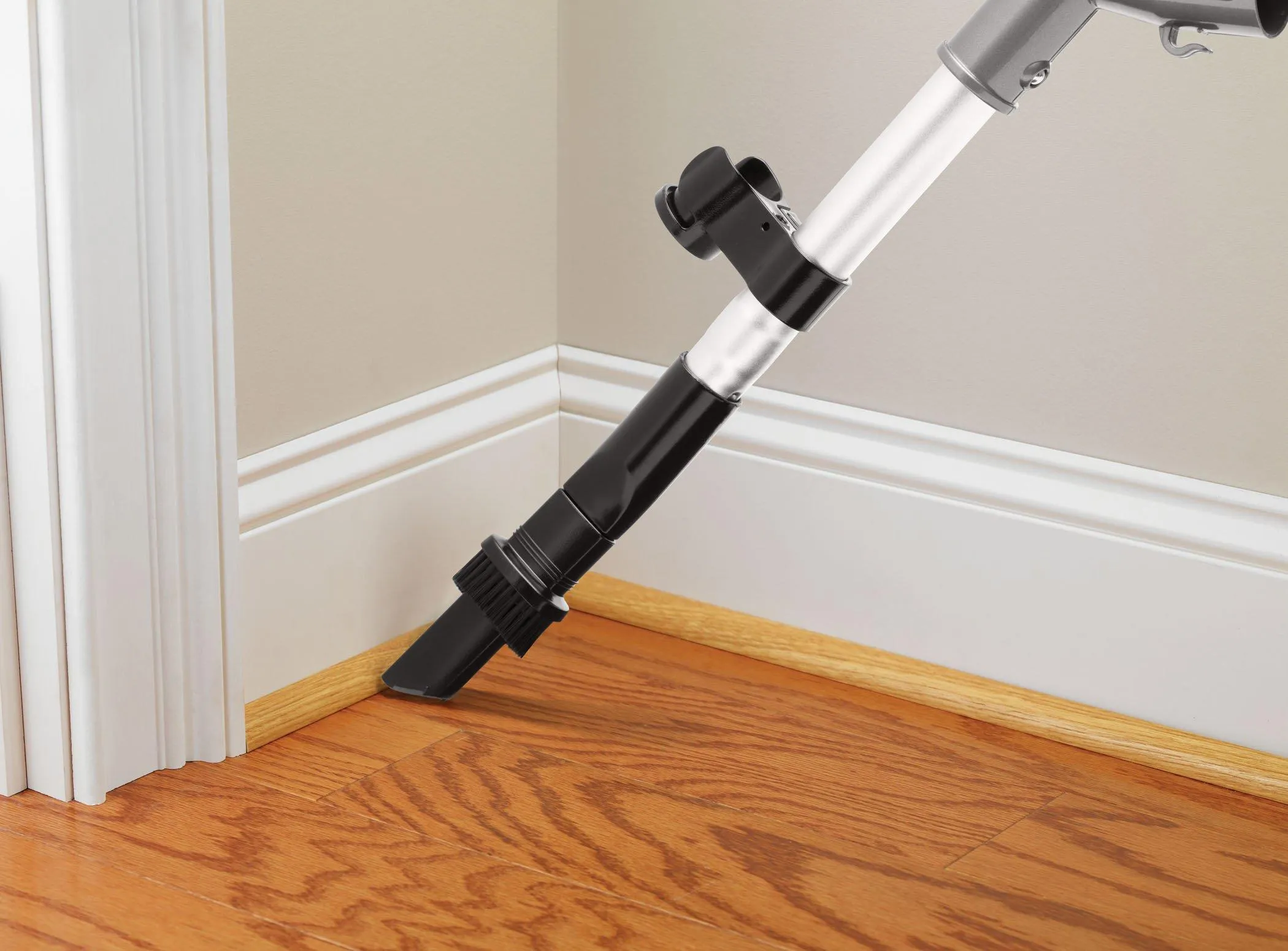 Swerve Lightweight Cyclonic Upright Vacuum